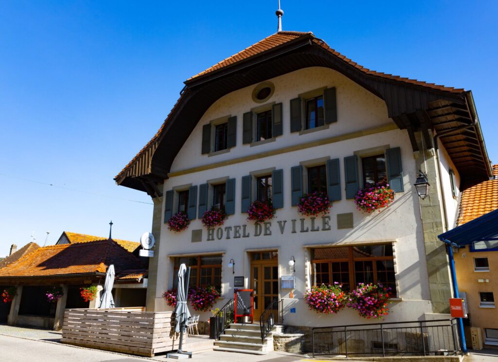 Hôtel de Ville Rue - Photo du restaurant